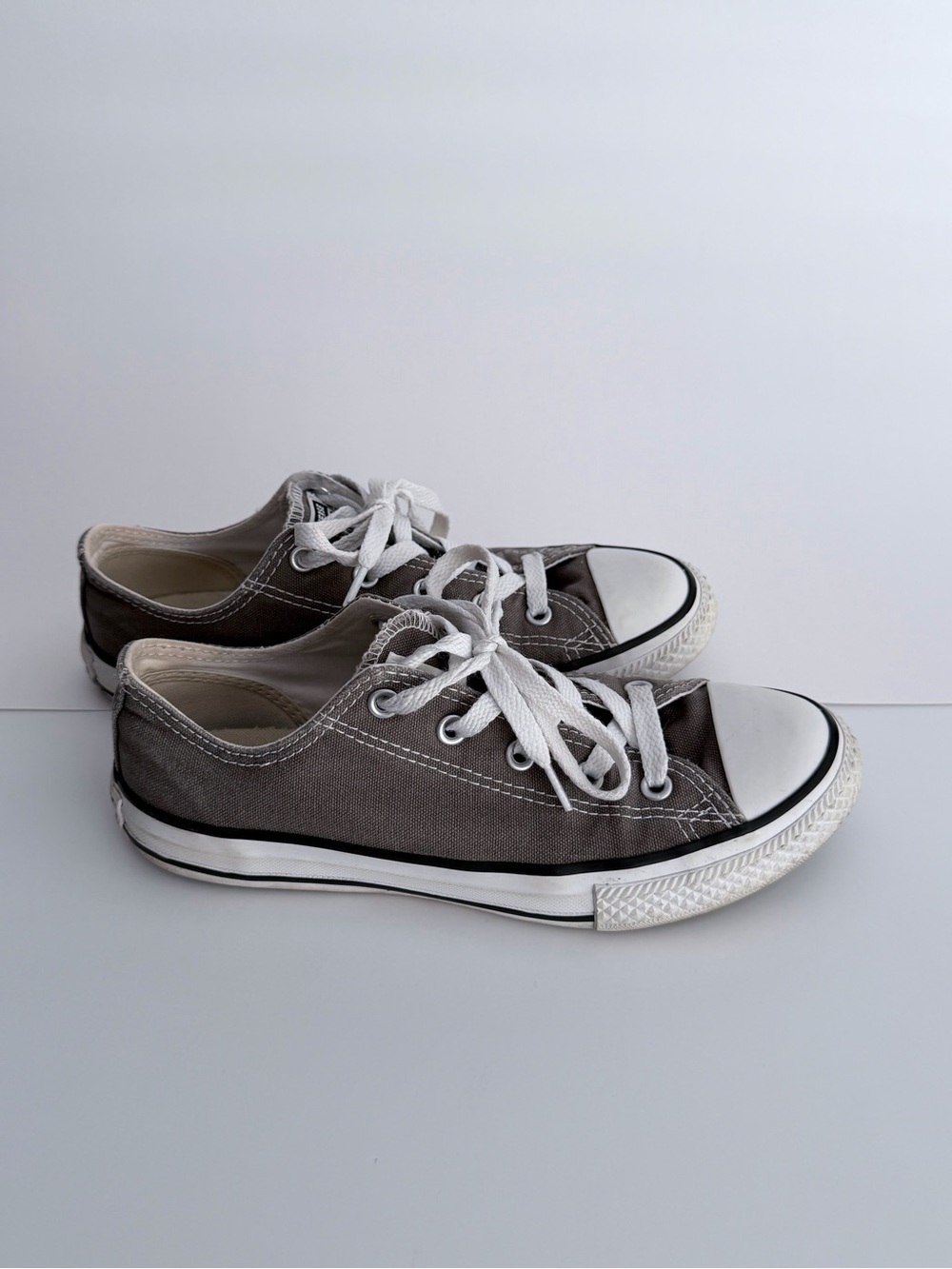 Unisex Converse Chuck Taylor All Star Low Top Gray Canvas Youth Size 3